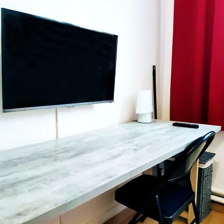Private Studio 20 Minutes From Paris Marly-le-Roi
